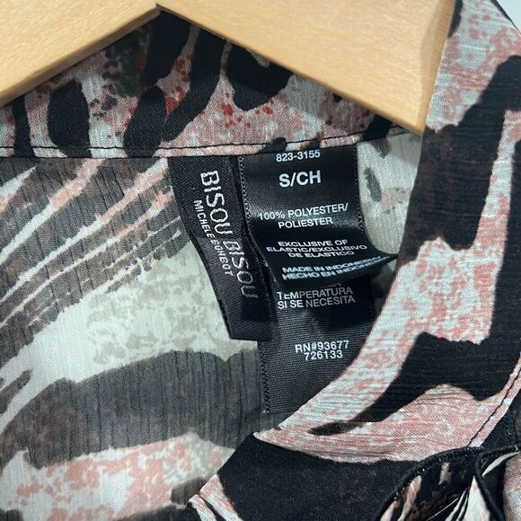 Bisou Bisou black/pink printed blouse size small - Picture 4 of 6